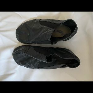 Capezio E-series Jazz Slip on black size 5.5